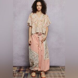 POL Floral Print V-Neck Woven Blouse with Gentle Gathers🆕